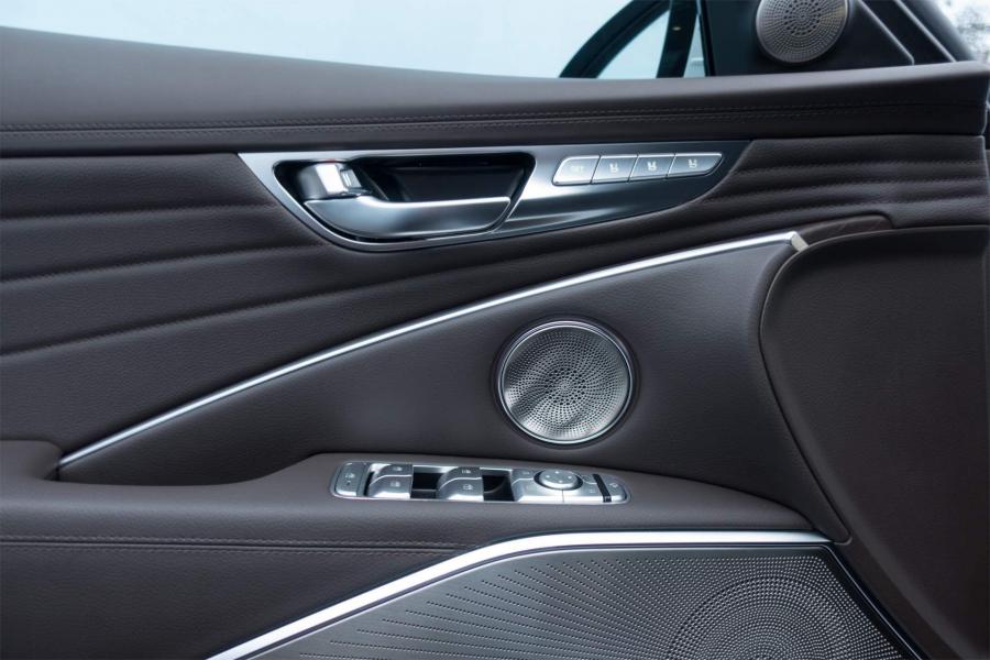Детали интерьера Kia K900 (RJ) 2018 года  (фото 37 из 64)